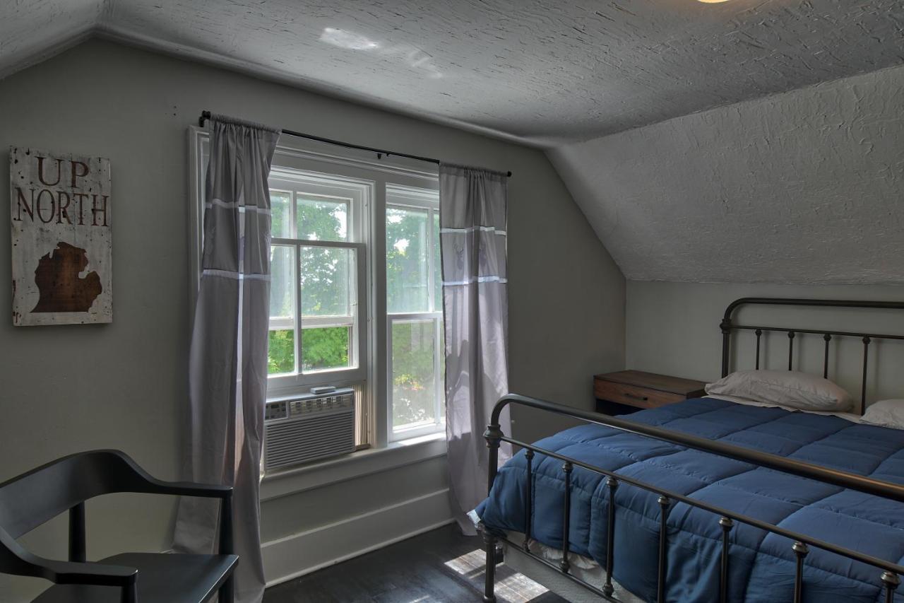 Bed and Breakfast Charlevoix House Esterno foto